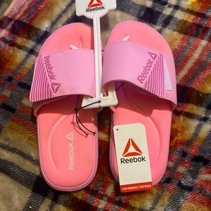 Reebok size girls 4